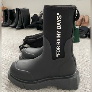 Off White For Rainy Days boot